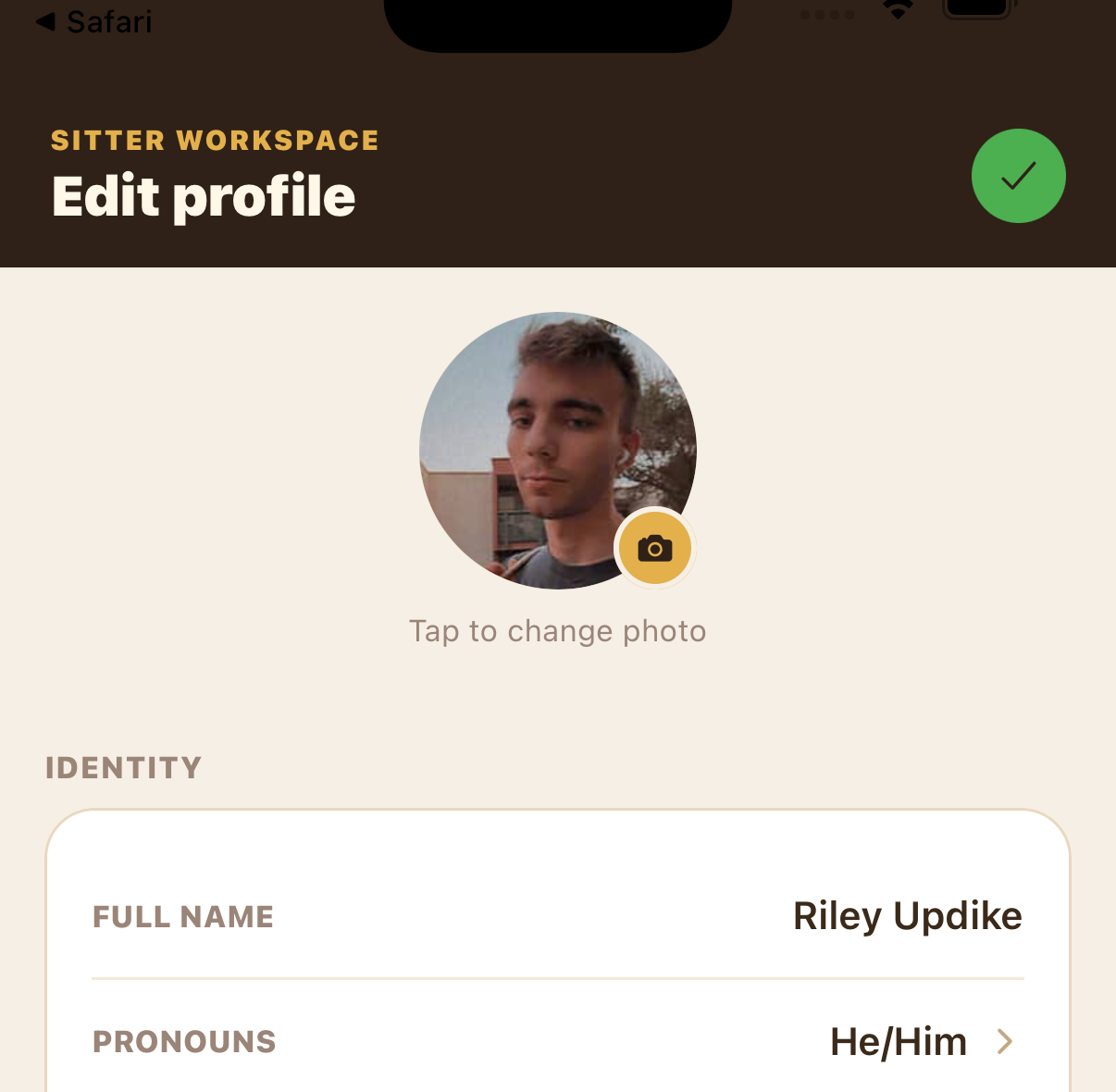 Edit profile screen with photo, full name, pronouns, and phone fields